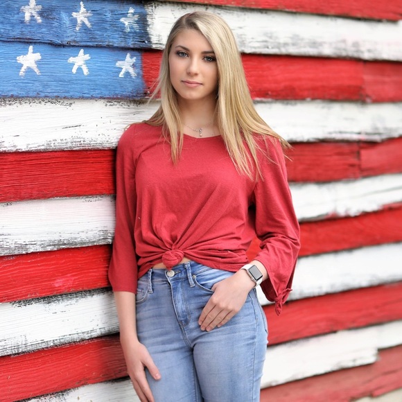 Meet your Posher, Emily - Picture 1 of 1